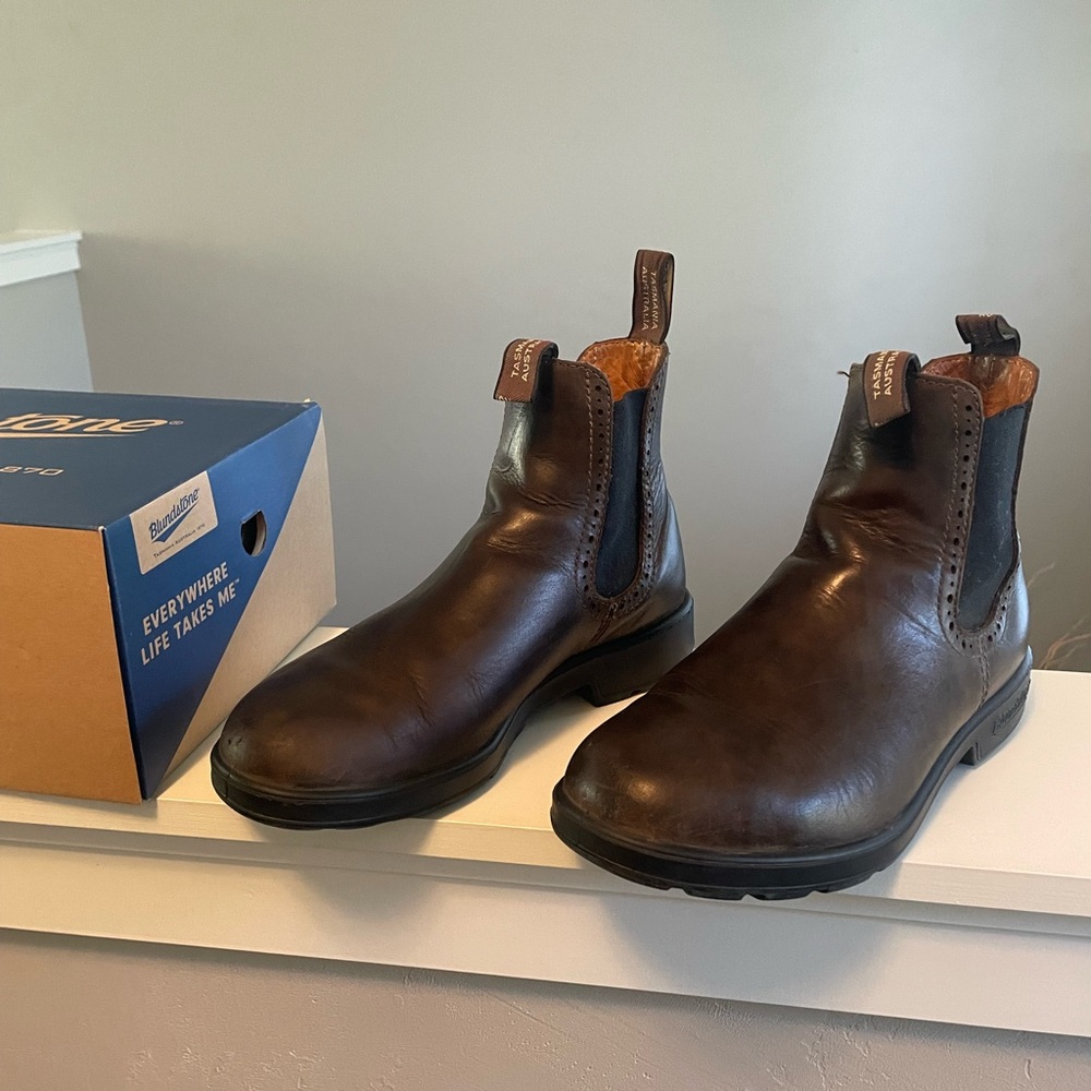 Blundstone Woman’s Chelsea Brown Leather Boots 10 1/2 US, UK 7.5, EU 41
